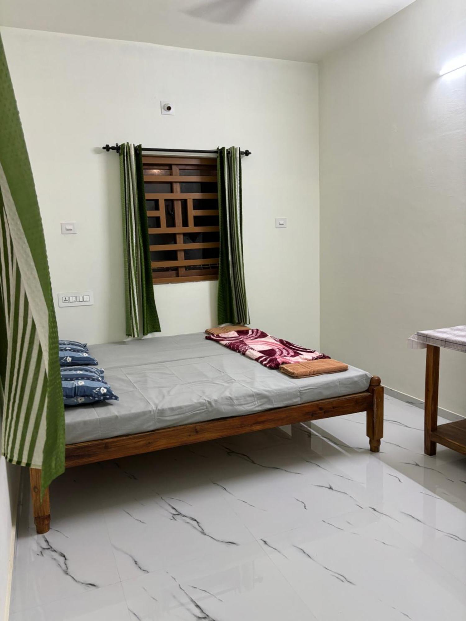 Golden Beach Home Stay アーラップーザ県 エクステリア 写真