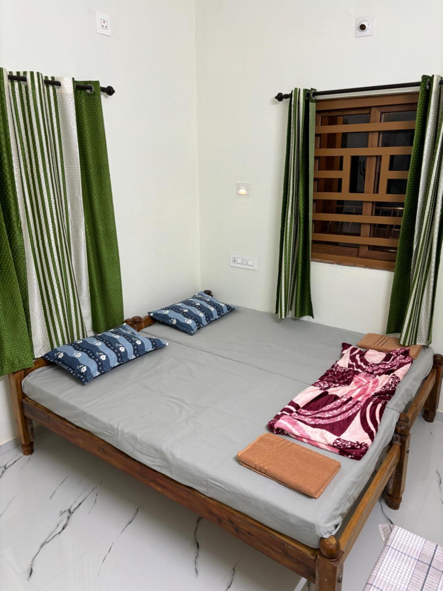 Golden Beach Home Stay アーラップーザ県 エクステリア 写真