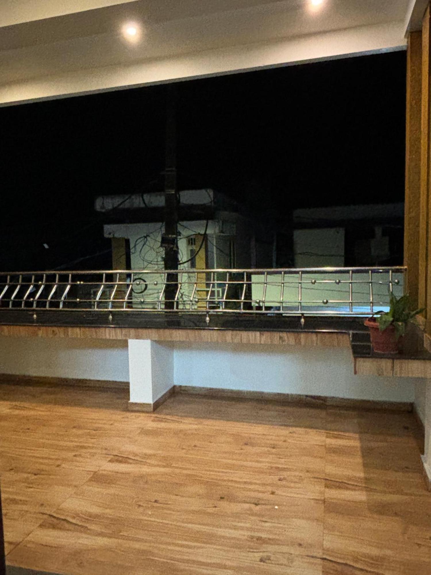 Golden Beach Home Stay アーラップーザ県 エクステリア 写真